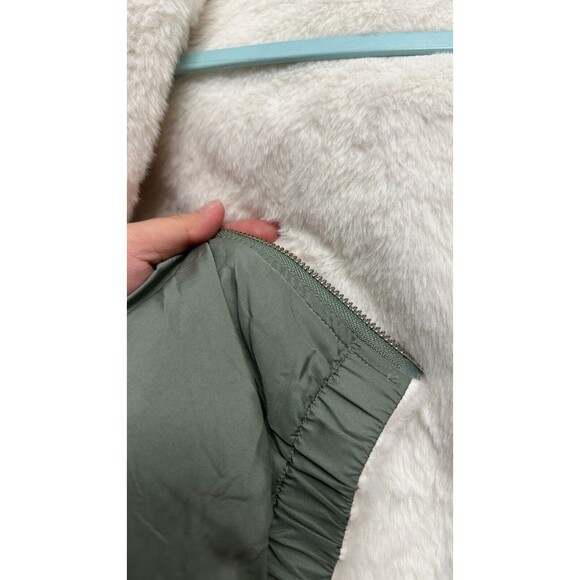 BP. Reversible Faux Fur Jacket in Green Dune SIZE S - Picture 2 of 7